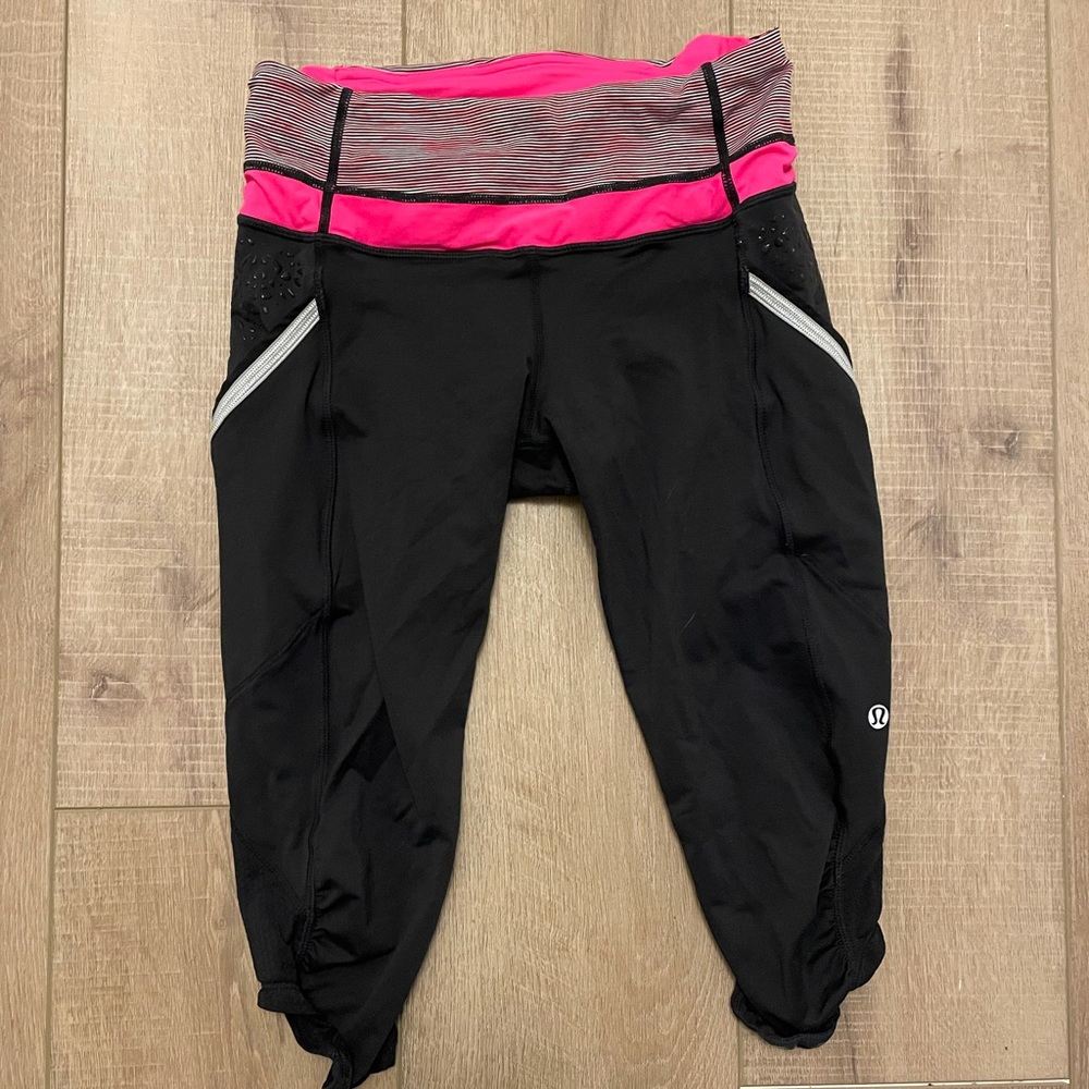 Lululemon running crops size 4